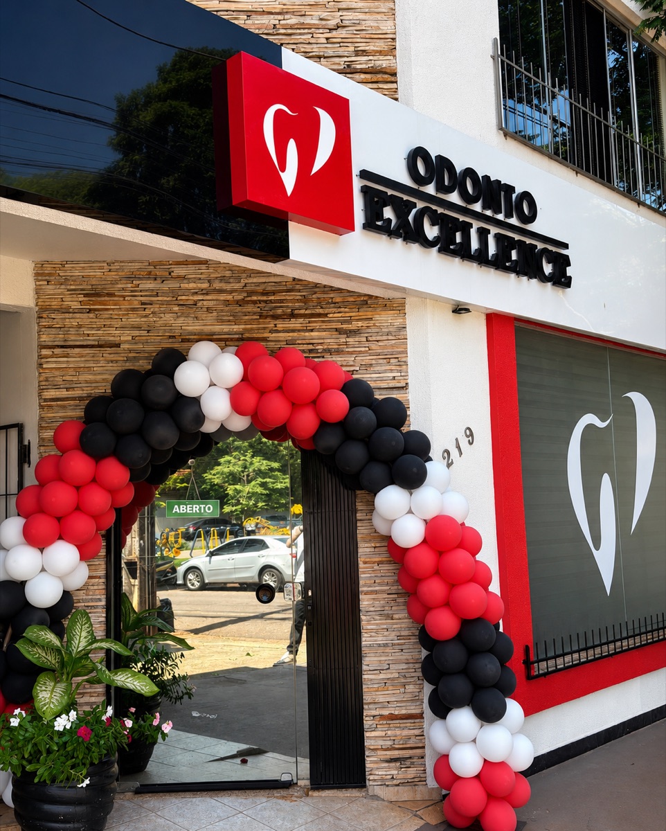 Fachada da clínica Odonto Excellence, no Jardim Alvorada, em Maringá